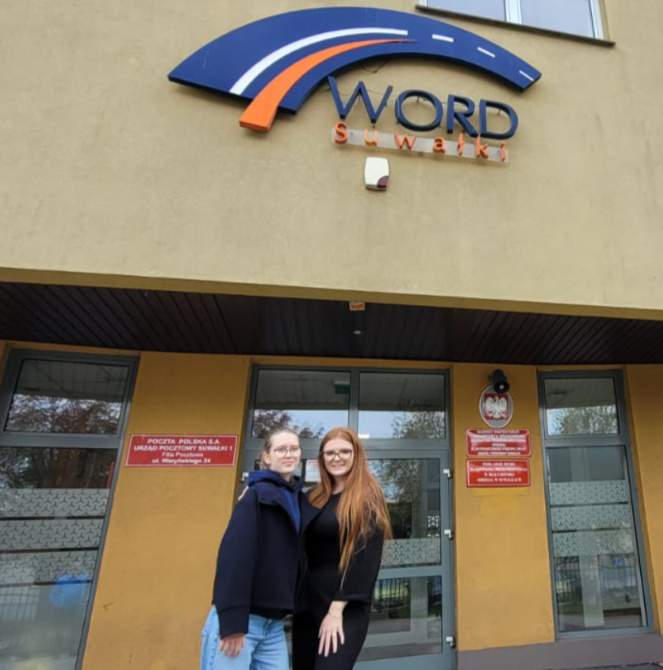 Kursantki VELOCE przed budynkiem WORD Suwałki